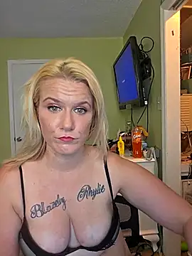 RhondaRelate webcam
