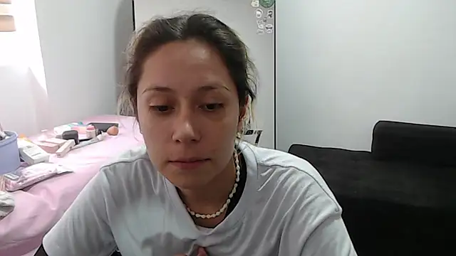 MommyMiaWs webcam