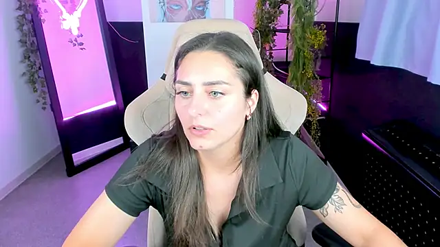 ValeriiMills webcam