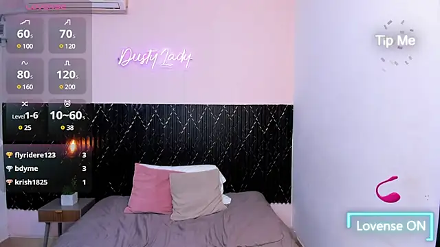 HalleMoore69 webcam