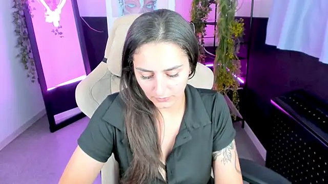 ValeriiMills webcam