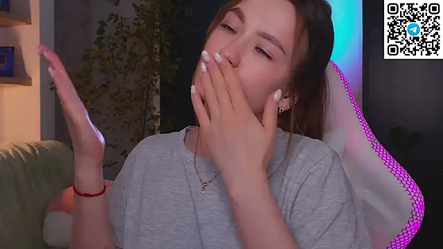 mia_here webcam