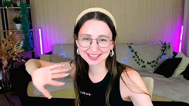 YourLovellyStory webcam