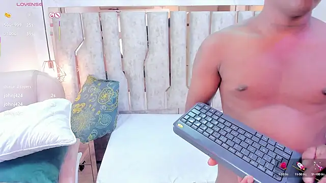 ari_monet webcam