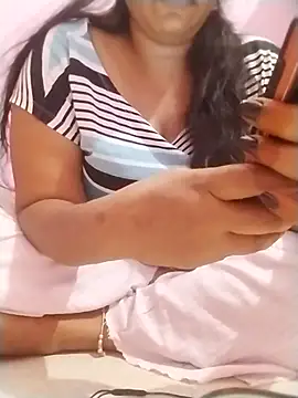Tamilpriyanka75 webcam