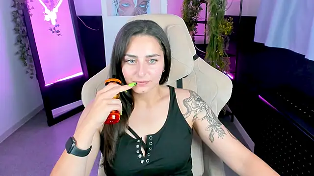 ValeriiMills webcam