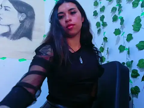 lucywhite13 webcam