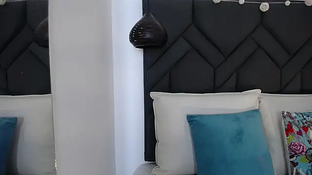 Emili__hot webcam