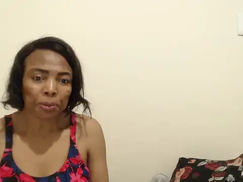 SEXYMOANSXX webcam