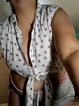 JanieTaylor webcam