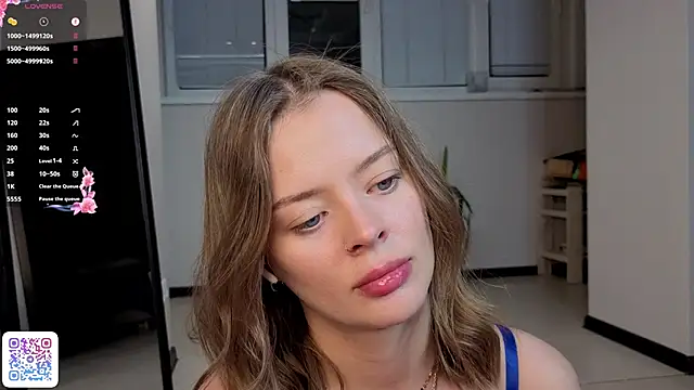 NinaCoxn webcam