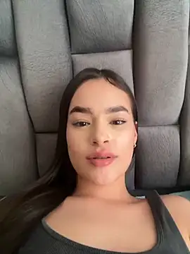 DanniMontes webcam