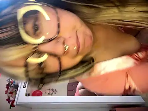 VictoriaGerard_Pink webcam