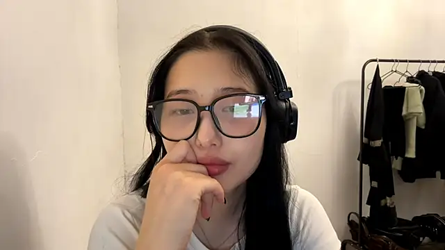 sary_flame webcam