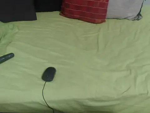 yelloBaexx webcam