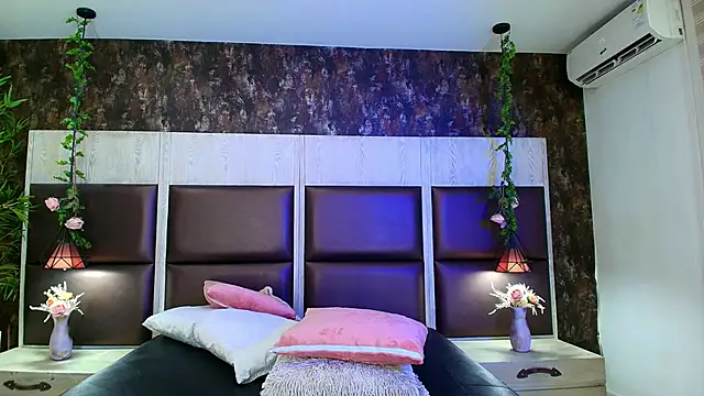 ZoeBoltt webcam