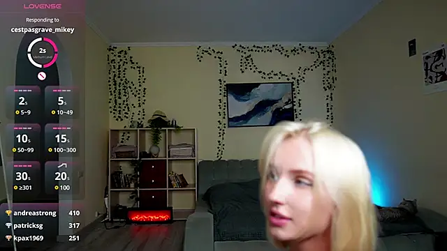 blondy_room webcam