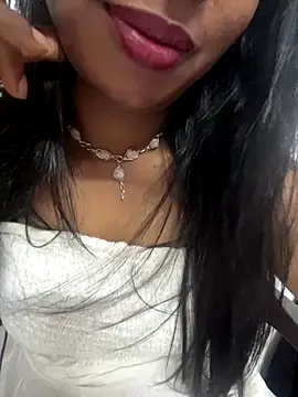tamil_Aarathi webcam