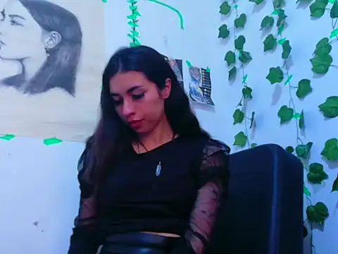 lucywhite13 webcam