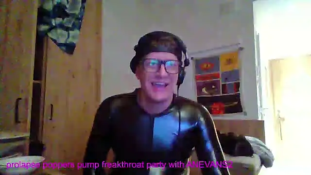 Bigthroaterboy webcam
