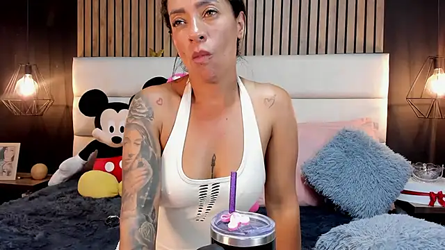 NiicolleMiller webcam