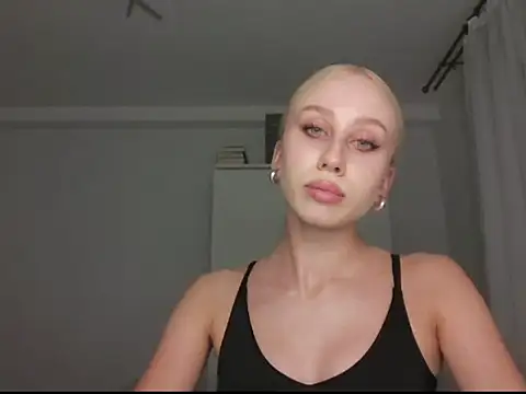 AnyaGold20 webcam