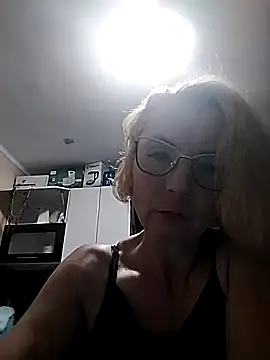 VasylynaLove42 webcam