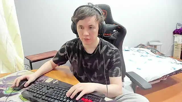 iliaskrislove - Iliaskrislove's free webcam - UK Sex Cams