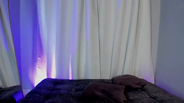 emma__hills webcam