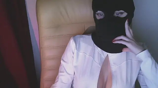MistresMiu webcam