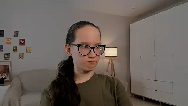 BettyBrowni webcam