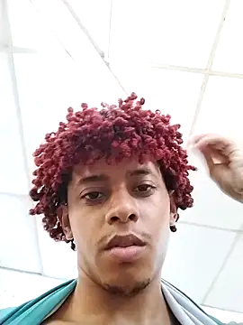 Os_pretinhos webcam