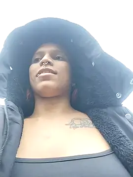 Zoe73_ webcam