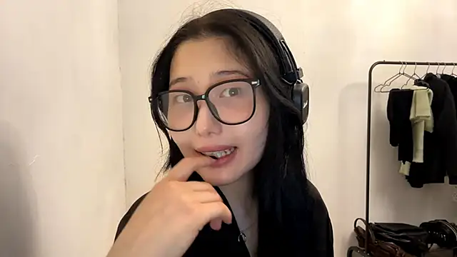 sary_flame webcam