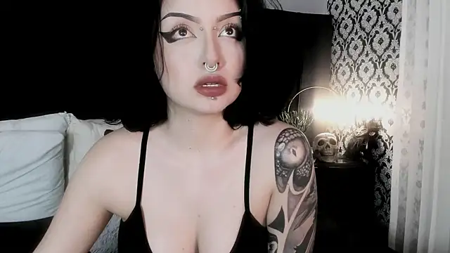 Adeelinee webcam