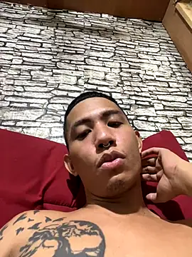 xlovercum webcam