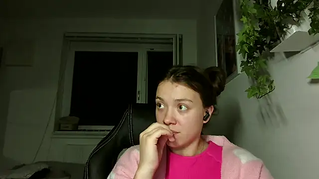 WonderAngela webcam