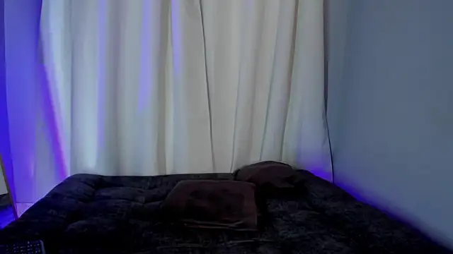 emma__hills webcam