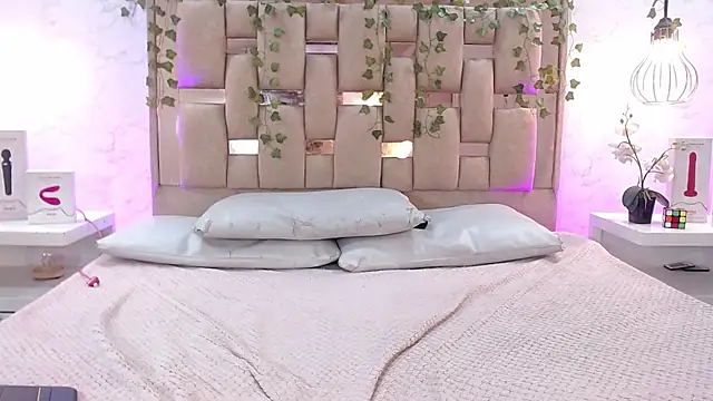  GigiVolkova chat room