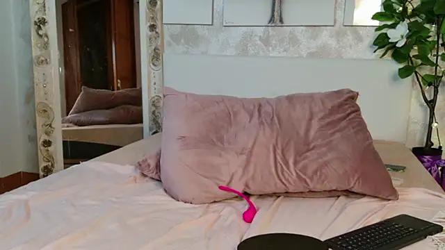 TightKitten webcam
