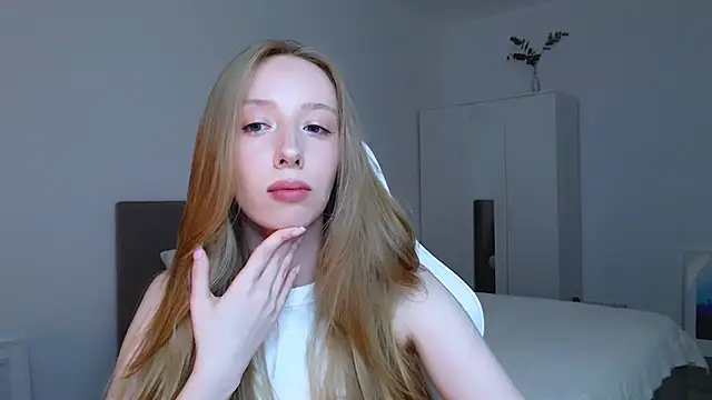 Luna_insniity webcam