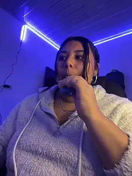 Nicky-222 webcam
