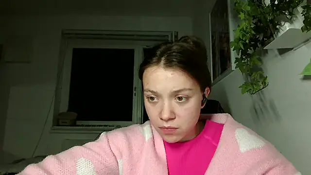 WonderAngela webcam