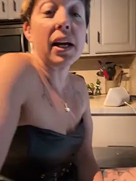 YogaHottie76 webcam
