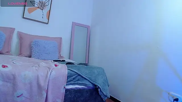 Nicolee_031 webcam