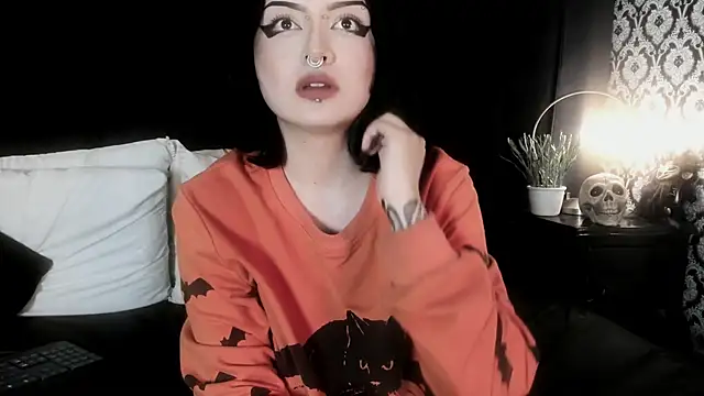 Adeelinee webcam