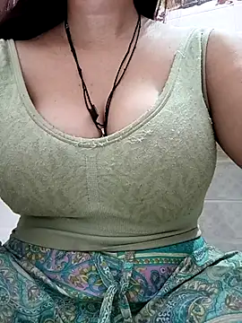 cute-mahek webcam
