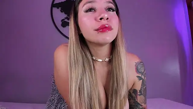 SaraWesst webcam
