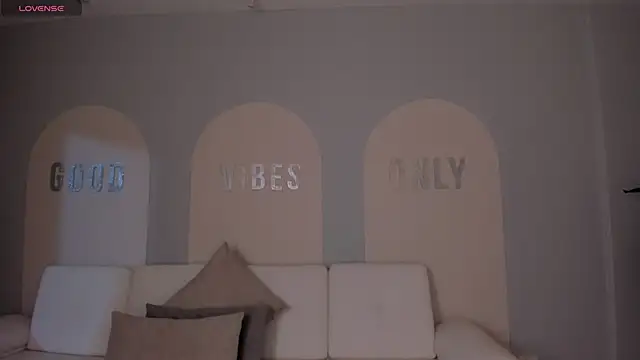 MaiaCollins webcam