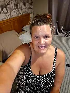 MissQueenBeex webcam